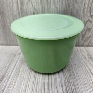 Vintage McKee Jadeite Refrigerator Bowl With Lid Glows